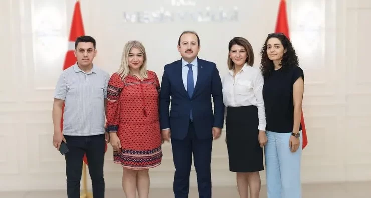 Vali Pehlivan su tüketimine dikkat çekti: Ben en az 2,5 litre su tüketiyorum, ya siz?