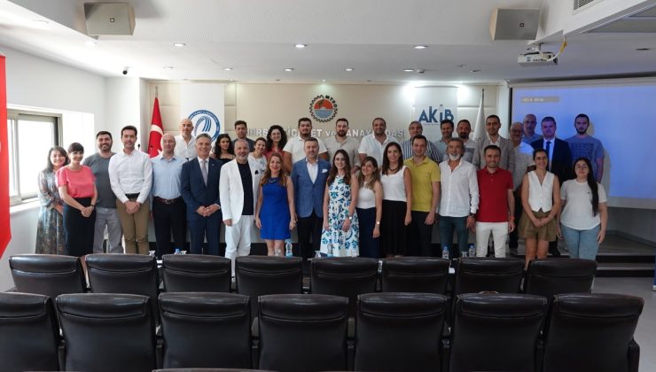 Dış Ticaret Eğitimini tamamlayan kursiyerlere sertifikaları dağıtıldı